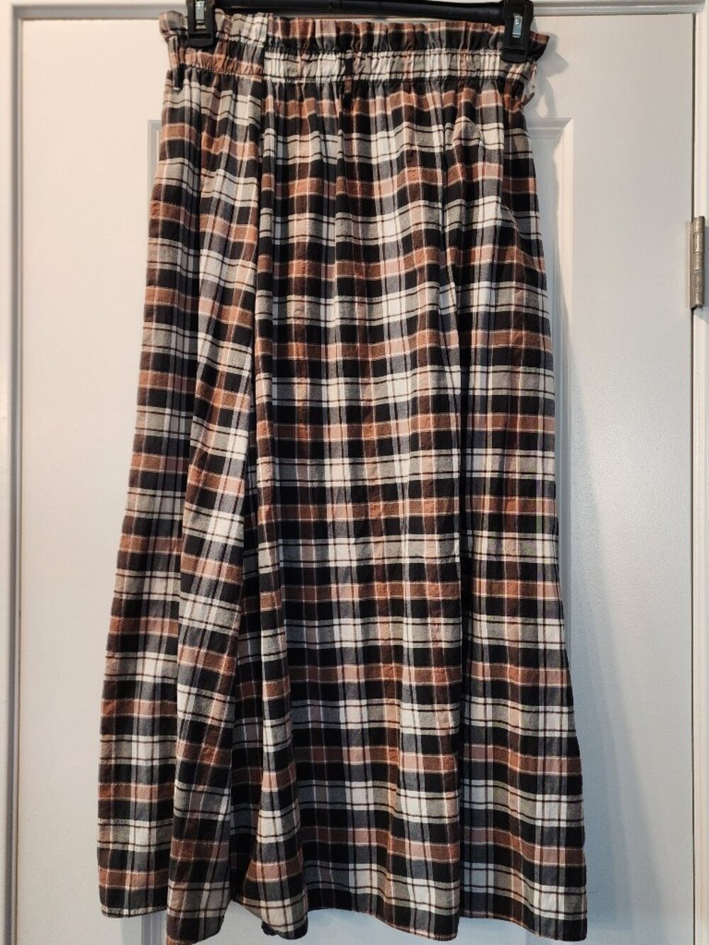 ASOS Design 3/4 length plaid skirt size 10.  ITEM 0320262SK